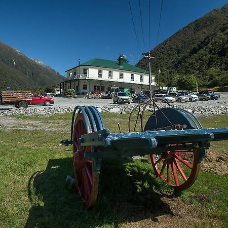 Otira Stagecoach Hotel Екстериор снимка