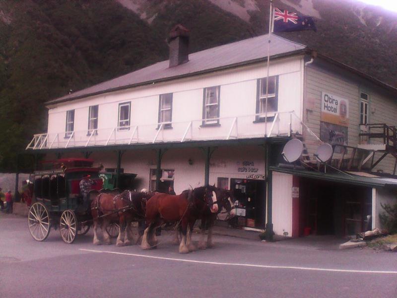 Otira Stagecoach Hotel Екстериор снимка