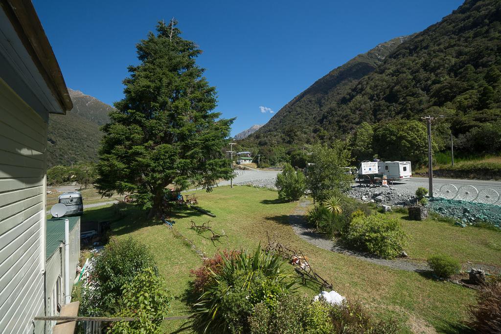 Otira Stagecoach Hotel Екстериор снимка