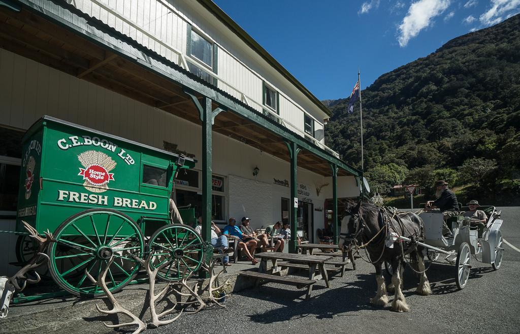 Otira Stagecoach Hotel Екстериор снимка
