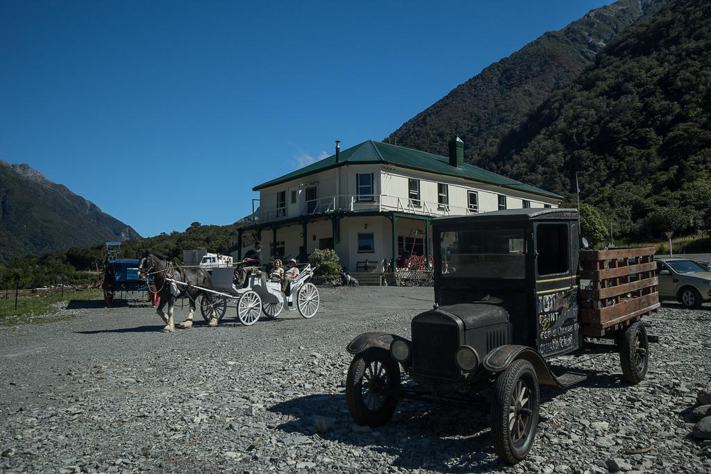 Otira Stagecoach Hotel Екстериор снимка