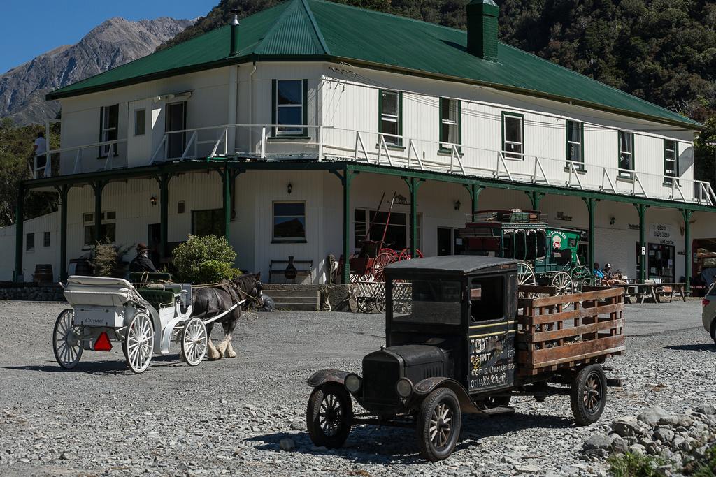 Otira Stagecoach Hotel Екстериор снимка
