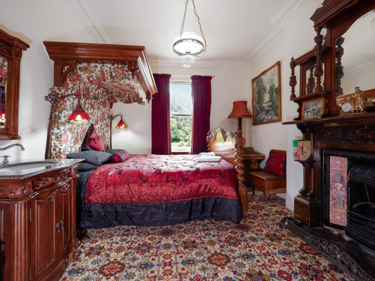 Otira Stagecoach Hotel Екстериор снимка